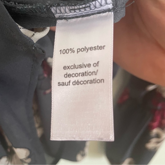 Maurices Floral Blouse - Charcoal and Burgundy Size XS - Picture 6 of 6